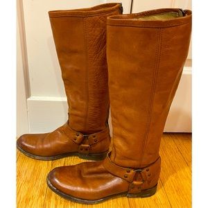 Frye Calf boot. Leather. Size 8.5 B. Used but still in good condition.